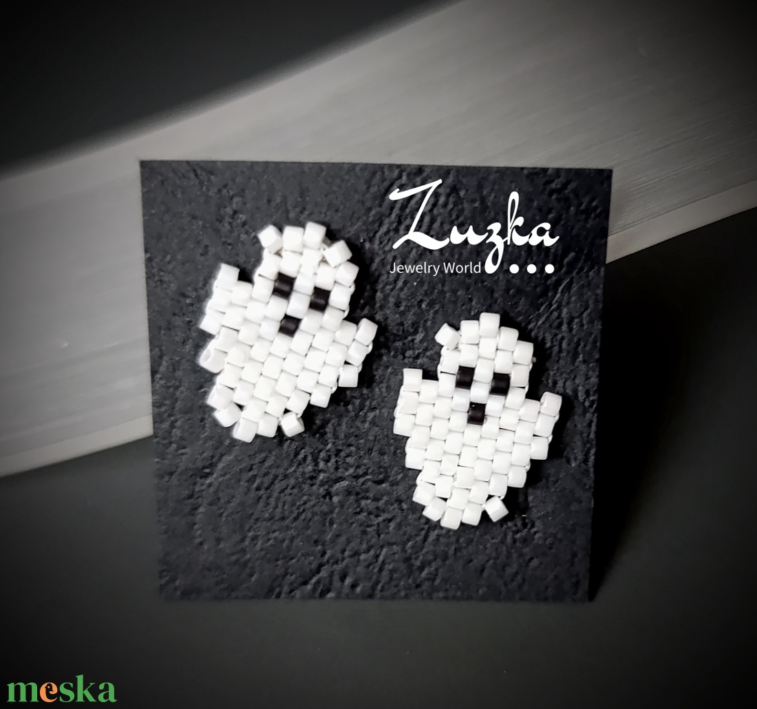 Mini szellem bedugós fülbevaló - ékszer - fülbevaló - pötty fülbevaló - Meska.hu