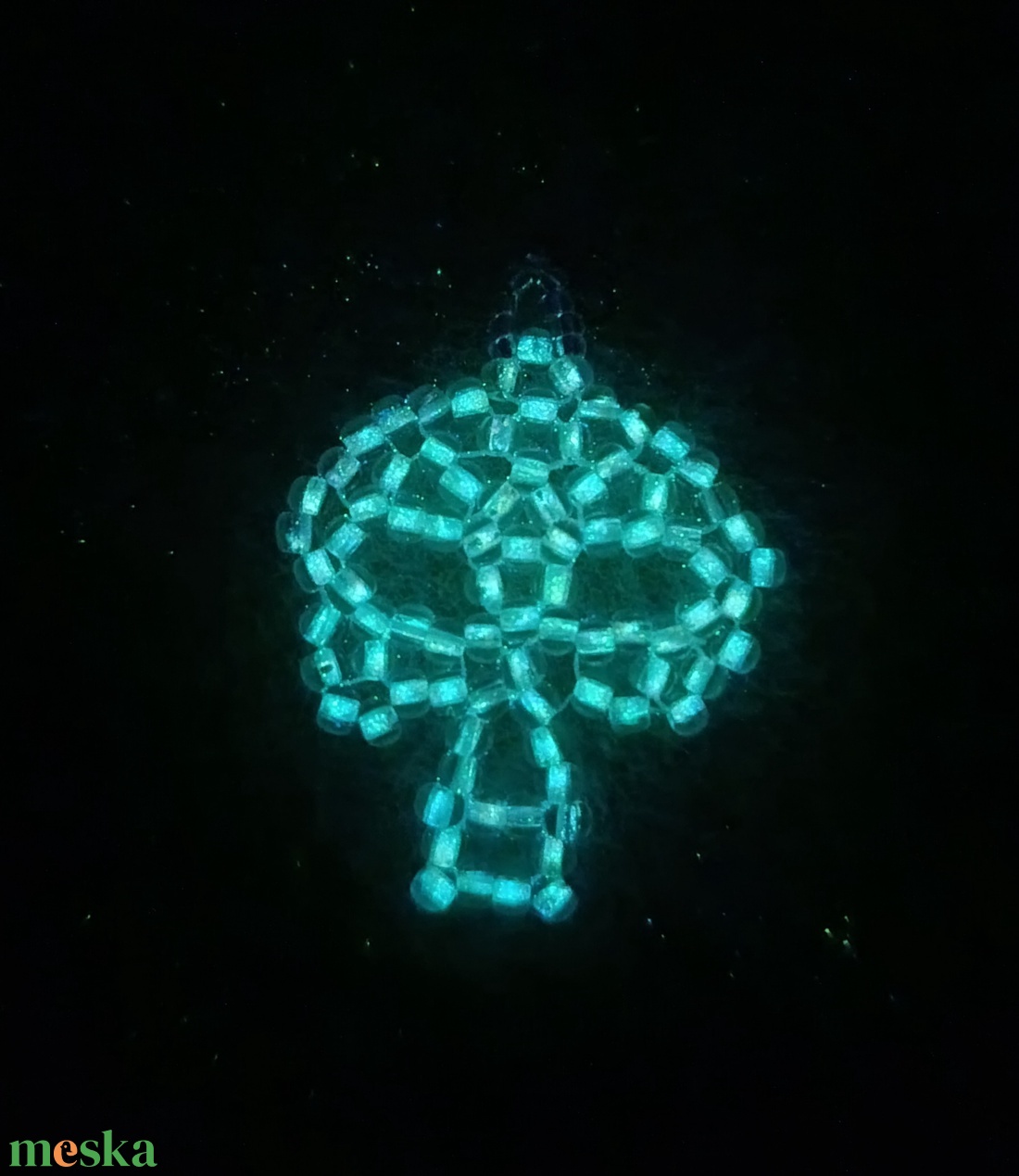 Foszforeszkáló koponya füli - ékszer - fülbevaló - lógó fülbevaló - Meska.hu