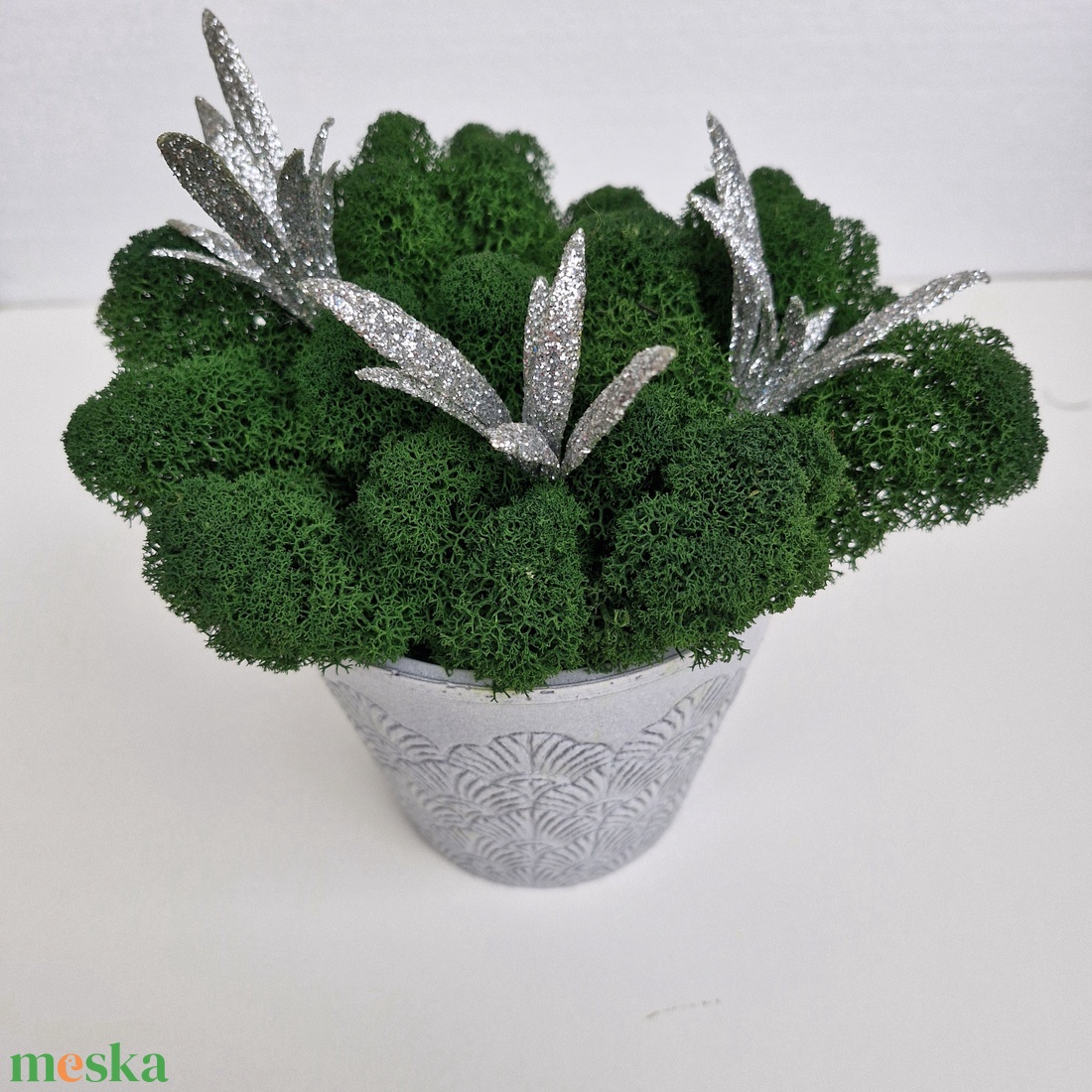 Elegáns kaspó izlandi zuzmóval (kivehető) ezüst díszekkel - otthon & életmód - dekoráció - asztal és polc dekoráció - zuzmódekoráció, mohadekoráció - Meska.hu