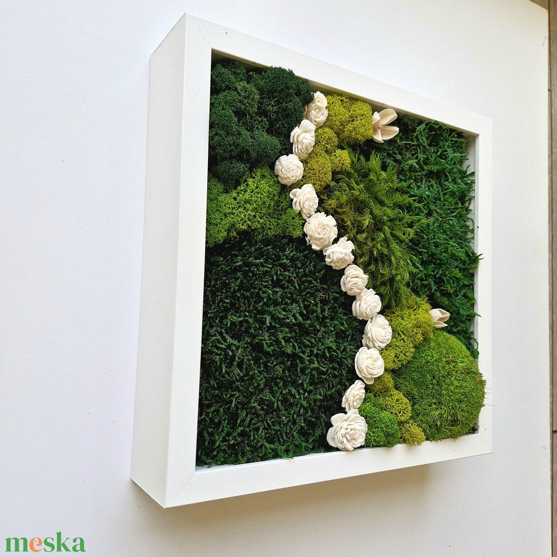 Tavaszi mohakép fehér virágokkal - otthon & életmód - dekoráció - fali és függő dekoráció - zuzmókép, mohakép - Meska.hu