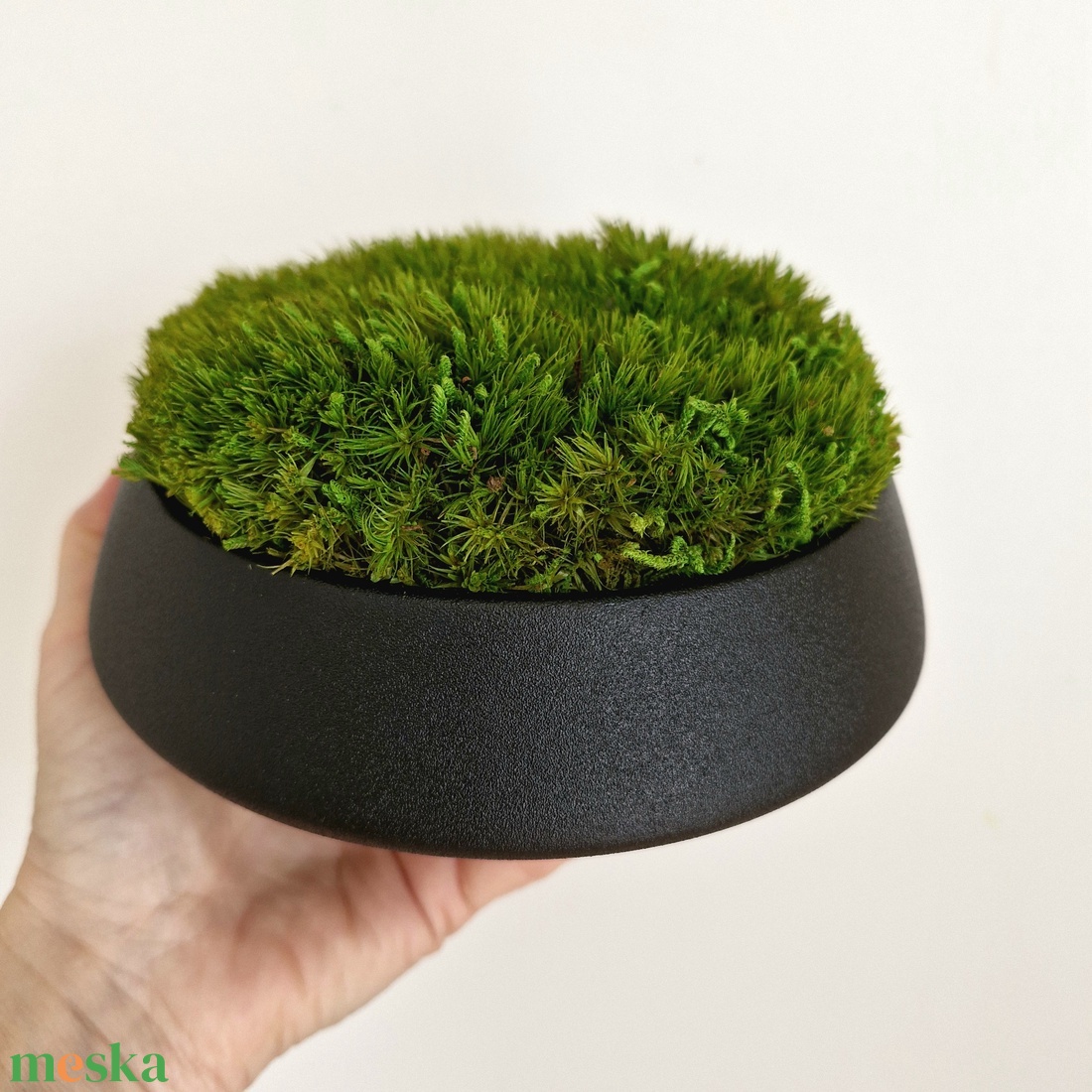Modern fekete asztaldísz valódi, tartósított mohával - gondozásmentes - otthon & életmód - dekoráció - asztal és polc dekoráció - zuzmódekoráció, mohadekoráció - Meska.hu