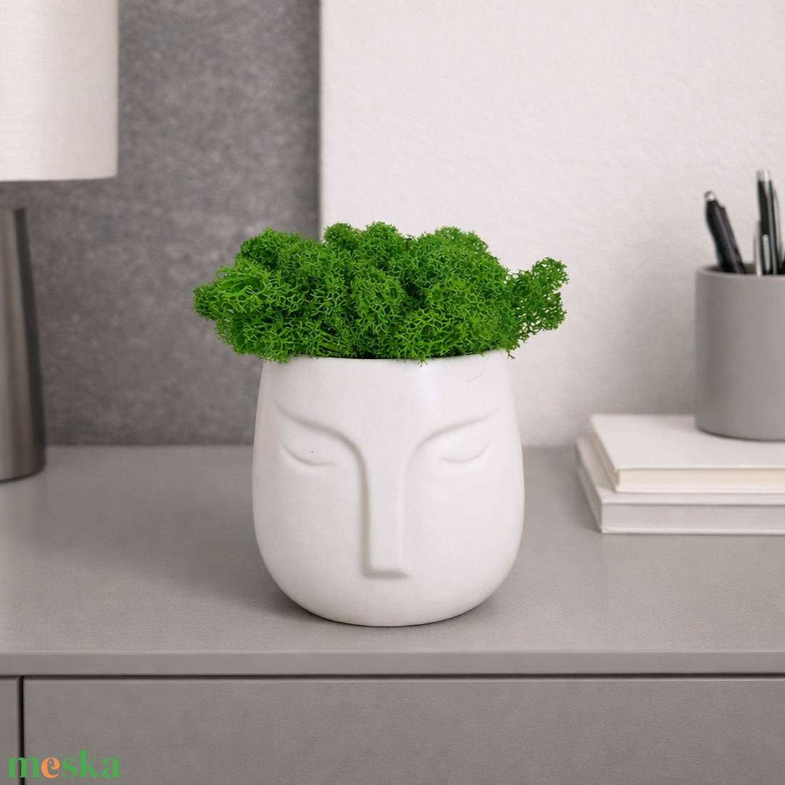 Modern fej formájú kaspódísz izlandi zuzmóval - otthon & életmód - dekoráció - asztal és polc dekoráció - zuzmódekoráció, mohadekoráció - Meska.hu