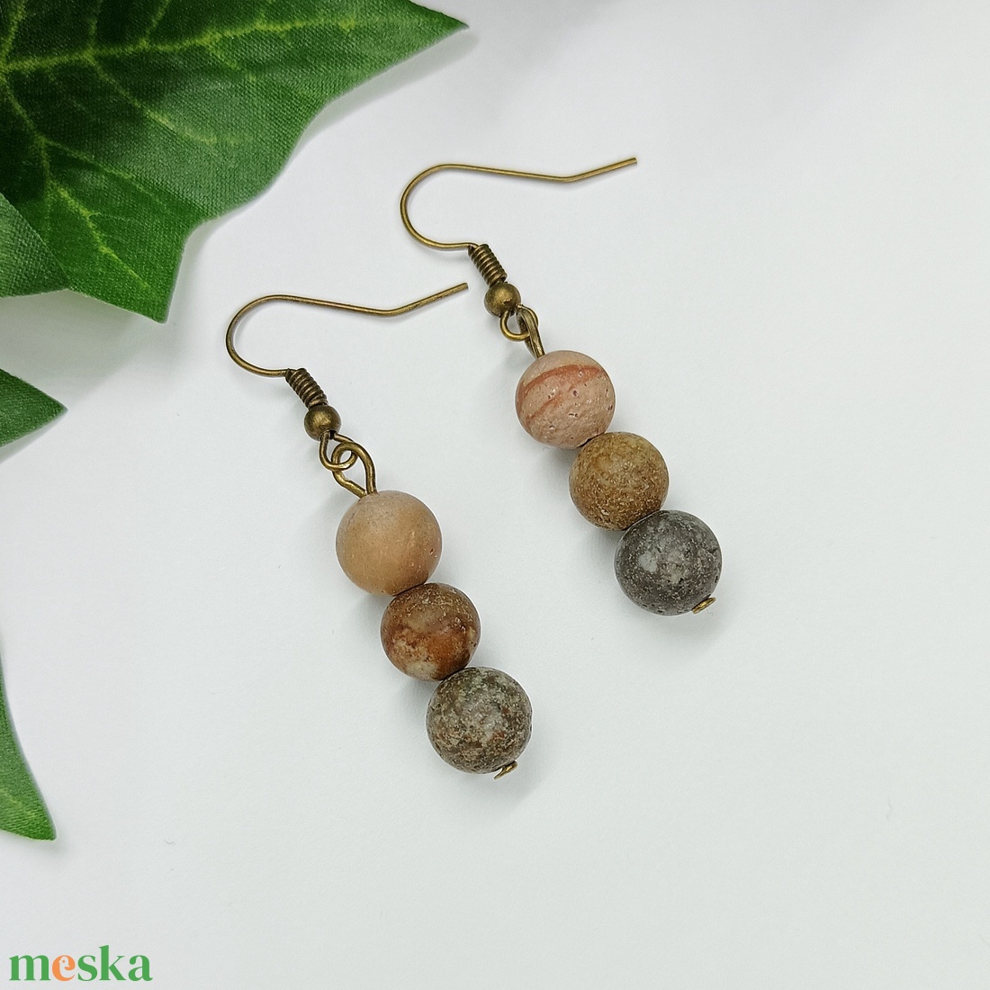 Matt amerikai jáspis ásványgyöngyös, lógós fülbevaló  - ékszer - fülbevaló - lógó fülbevaló - Meska.hu