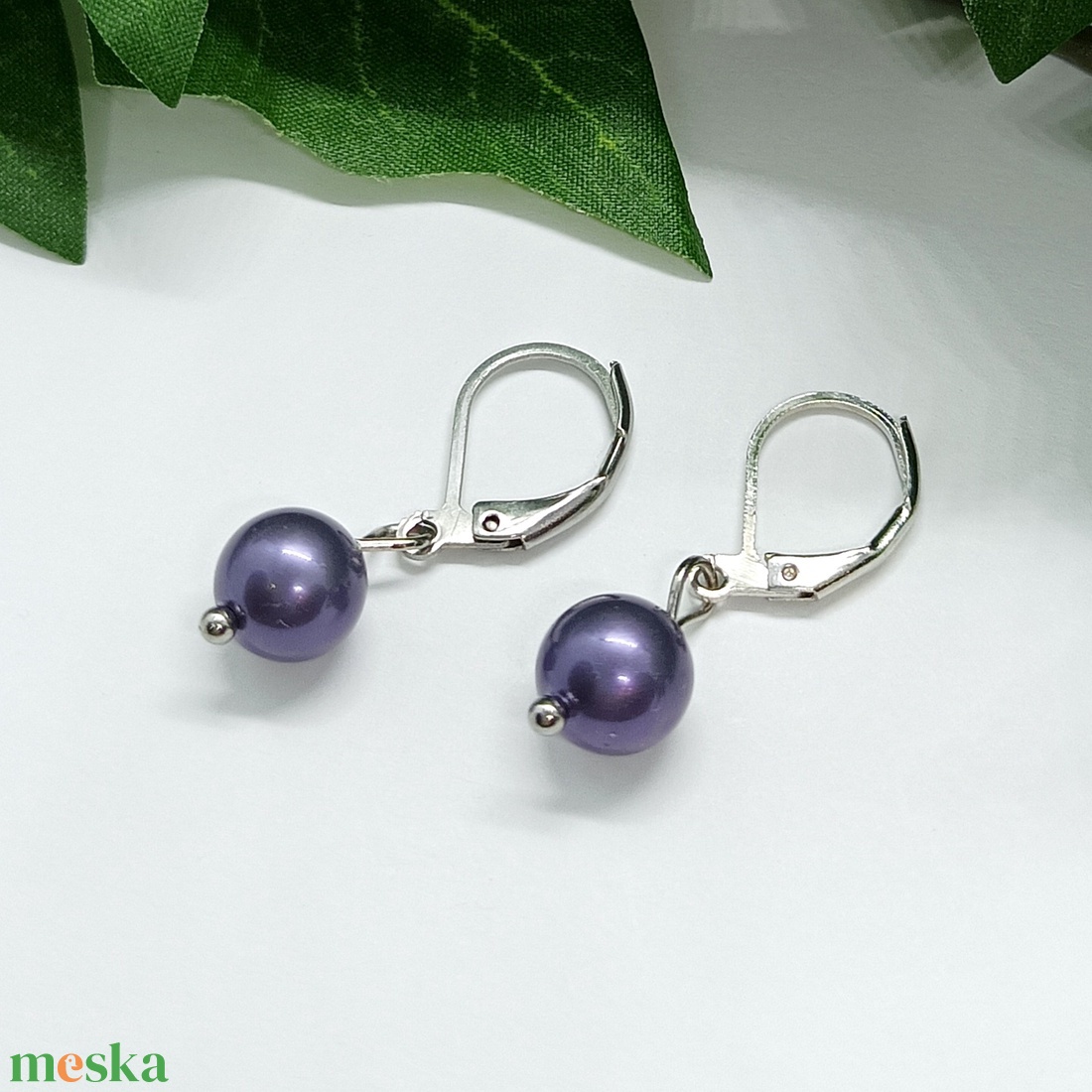  Lila színű kagyló gyöngyös biztonsági kapcsos fülbevaló  - ékszer - fülbevaló - lógó fülbevaló - Meska.hu