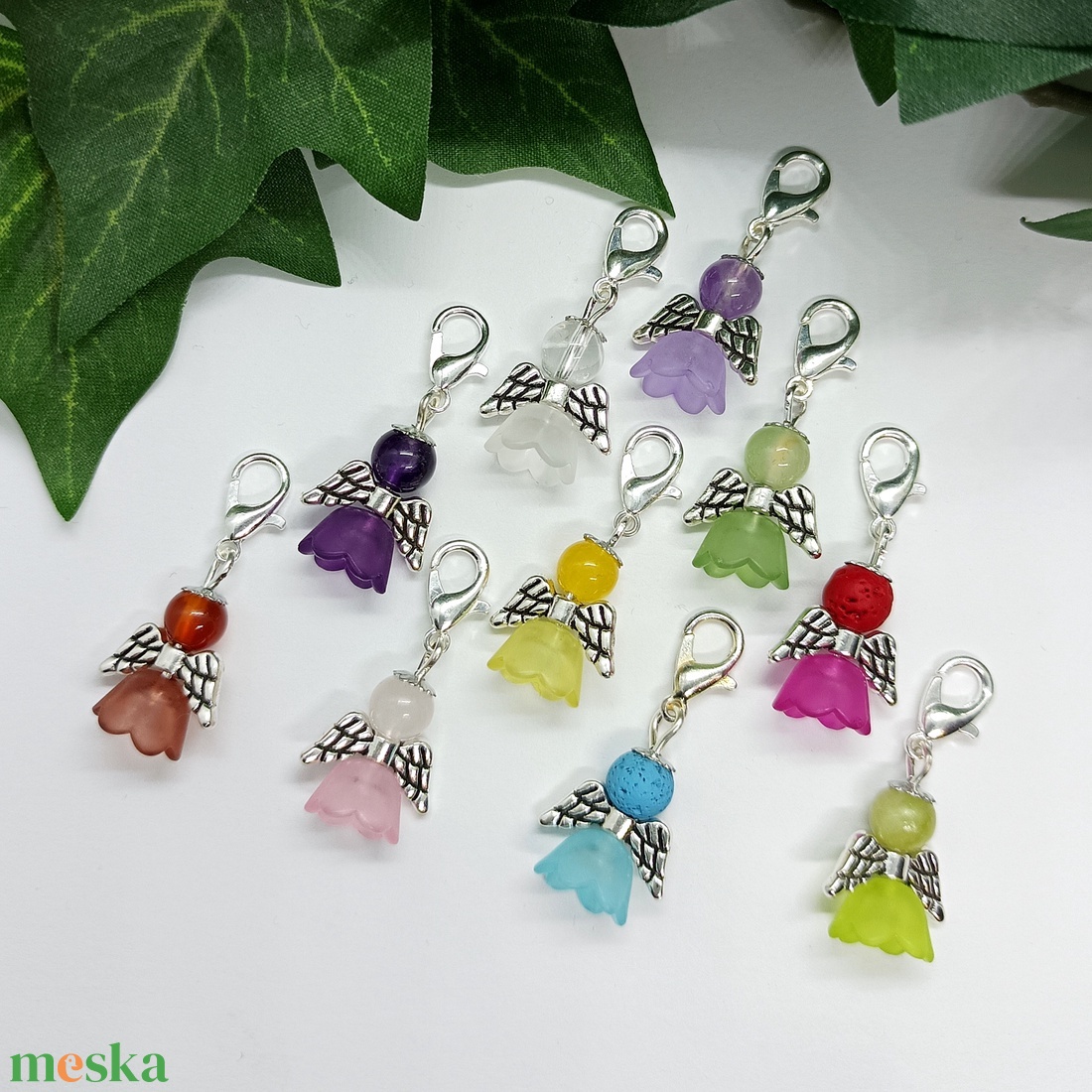 Ásványgyöngyös angyalka medálos kulcstartó, táskadísz - táska & tok - kulcstartó & táskadísz - táskadísz - Meska.hu