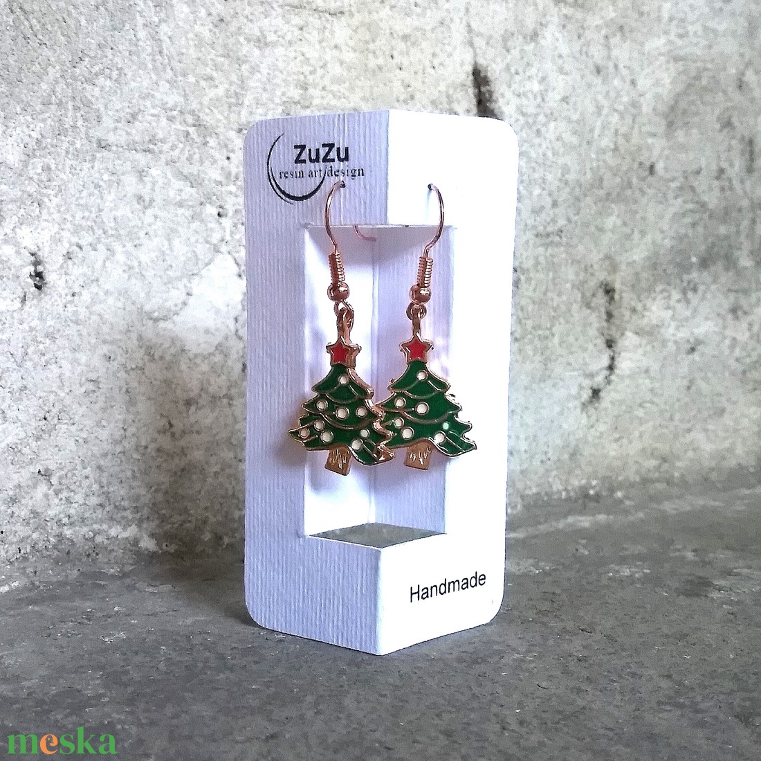 Karácsonyfa medálos, karácsonyi lógós fülbevaló  - karácsony - karácsonyi ruházat - karácsonyi ruha kiegészítők - Meska.hu