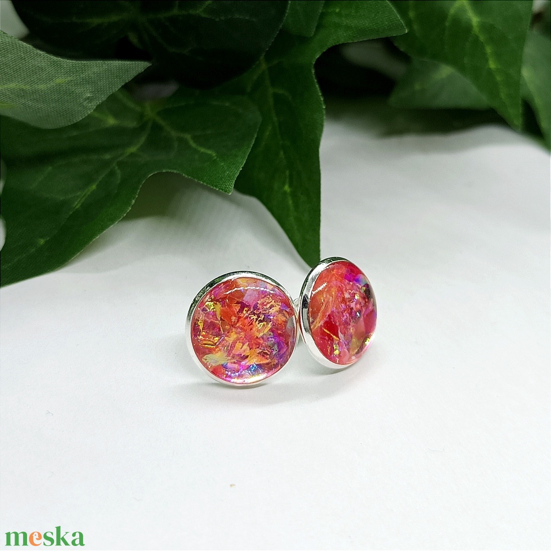 Csillogó pink/magenta irizáló pelyhes műgyanta pötty fülbevaló - ékszer - fülbevaló - pötty fülbevaló - Meska.hu Csillogó pink/magenta irizáló pelyhes műgyanta pötty fülbevaló - ékszer - fülbevaló - pötty fülbevaló - Meska.hu