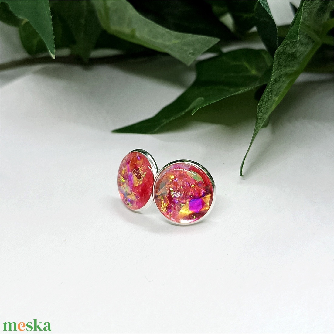Csillogó pink/magenta irizáló pelyhes műgyanta pötty fülbevaló - ékszer - fülbevaló - pötty fülbevaló - Meska.hu Csillogó pink/magenta irizáló pelyhes műgyanta pötty fülbevaló - ékszer - fülbevaló - pötty fülbevaló - Meska.hu