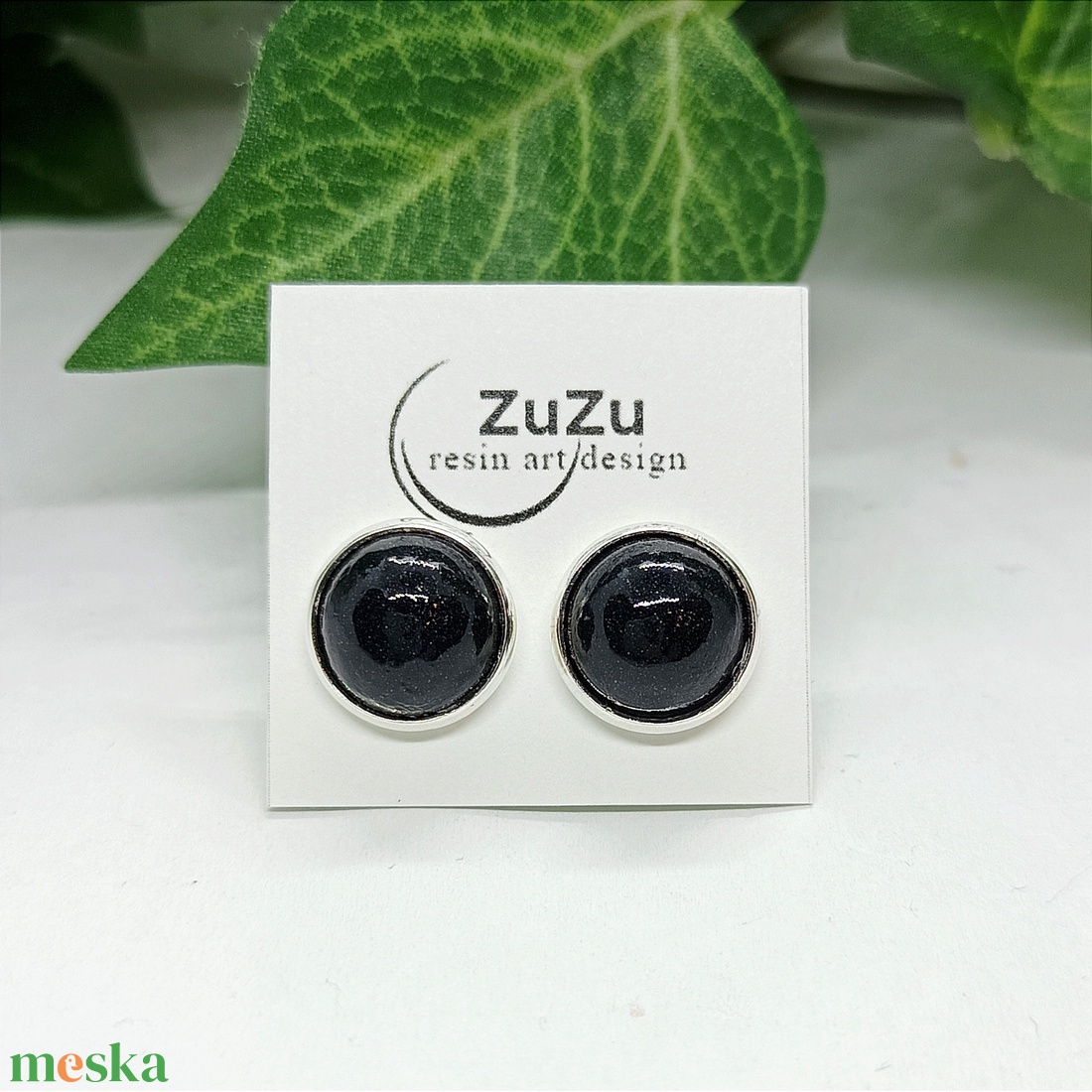 Fényes fekete műgyanta pötty fülbevaló  - ékszer - fülbevaló - pötty fülbevaló - Meska.hu