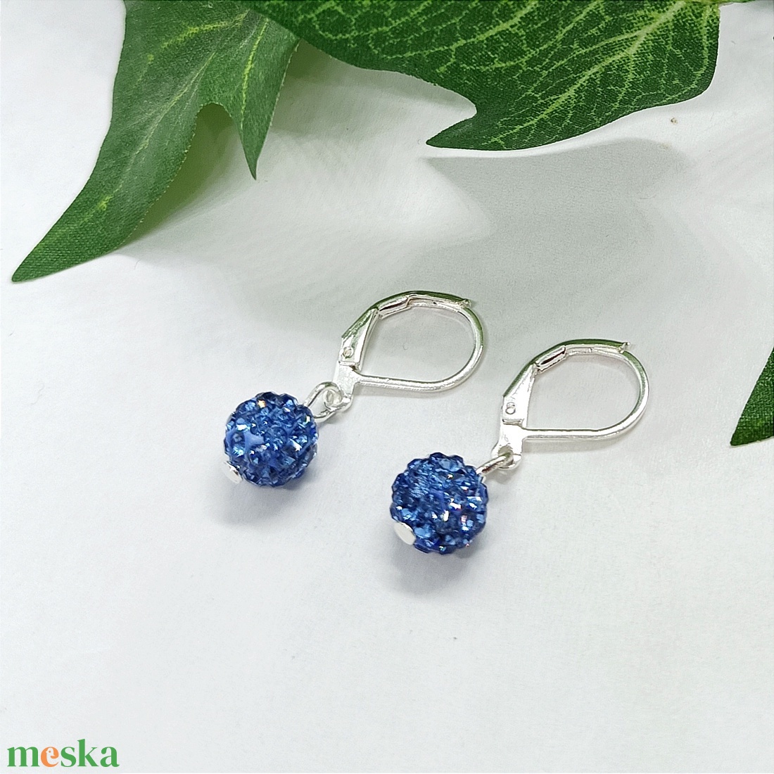 Kék csillogó shamballa gyöngyös lógós fülbevaló  - ékszer - fülbevaló - lógó fülbevaló - Meska.hu
