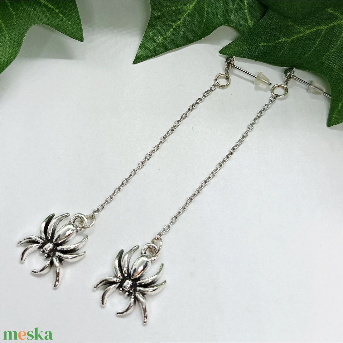 Ezüst színű Halloween pók medálos beszúrós fülbevaló - otthon & életmód - dekoráció - halloween - halloweeni ékszerek - Meska.hu Ezüst színű Halloween pók medálos beszúrós fülbevaló - otthon & életmód - dekoráció - halloween - halloweeni ékszerek - Meska.hu