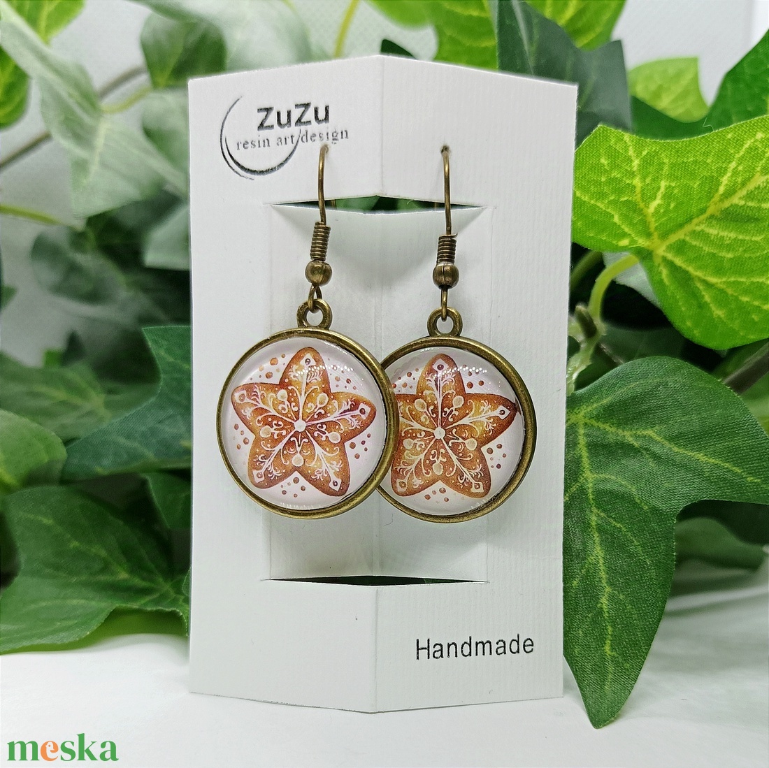 Mézeskalács mintás üveglencse medálos lógós fülbevaló  - karácsony - karácsonyi ruházat - karácsonyi ruha kiegészítők - Meska.hu