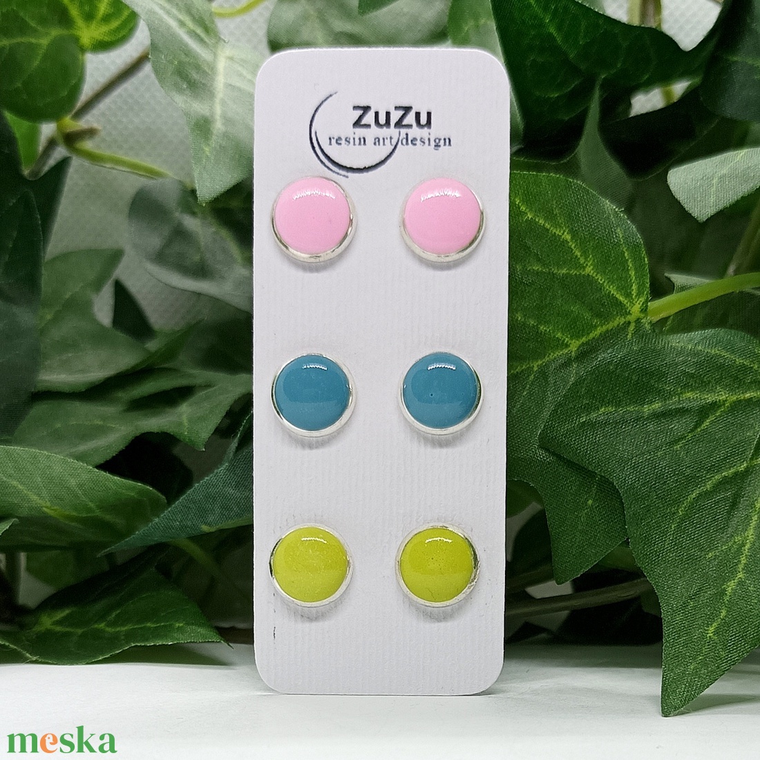 Pasztell színkavalkád műgyanta pötty fülbevalók - ékszer - fülbevaló - pötty fülbevaló - Meska.hu