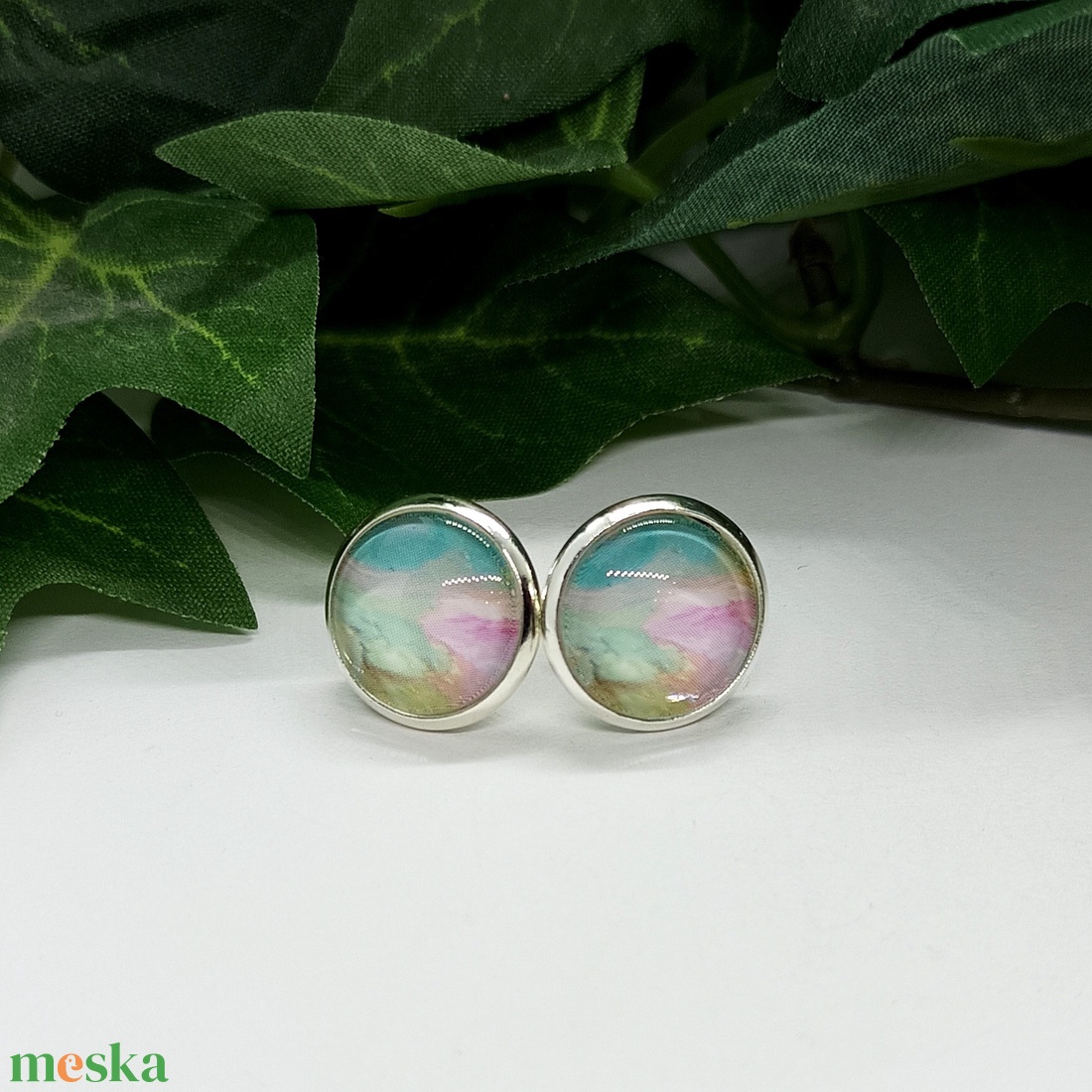 Türkiz és rózsaszínű márvány mintás pötty fülbevaló - ékszer - fülbevaló - pötty fülbevaló - Meska.hu