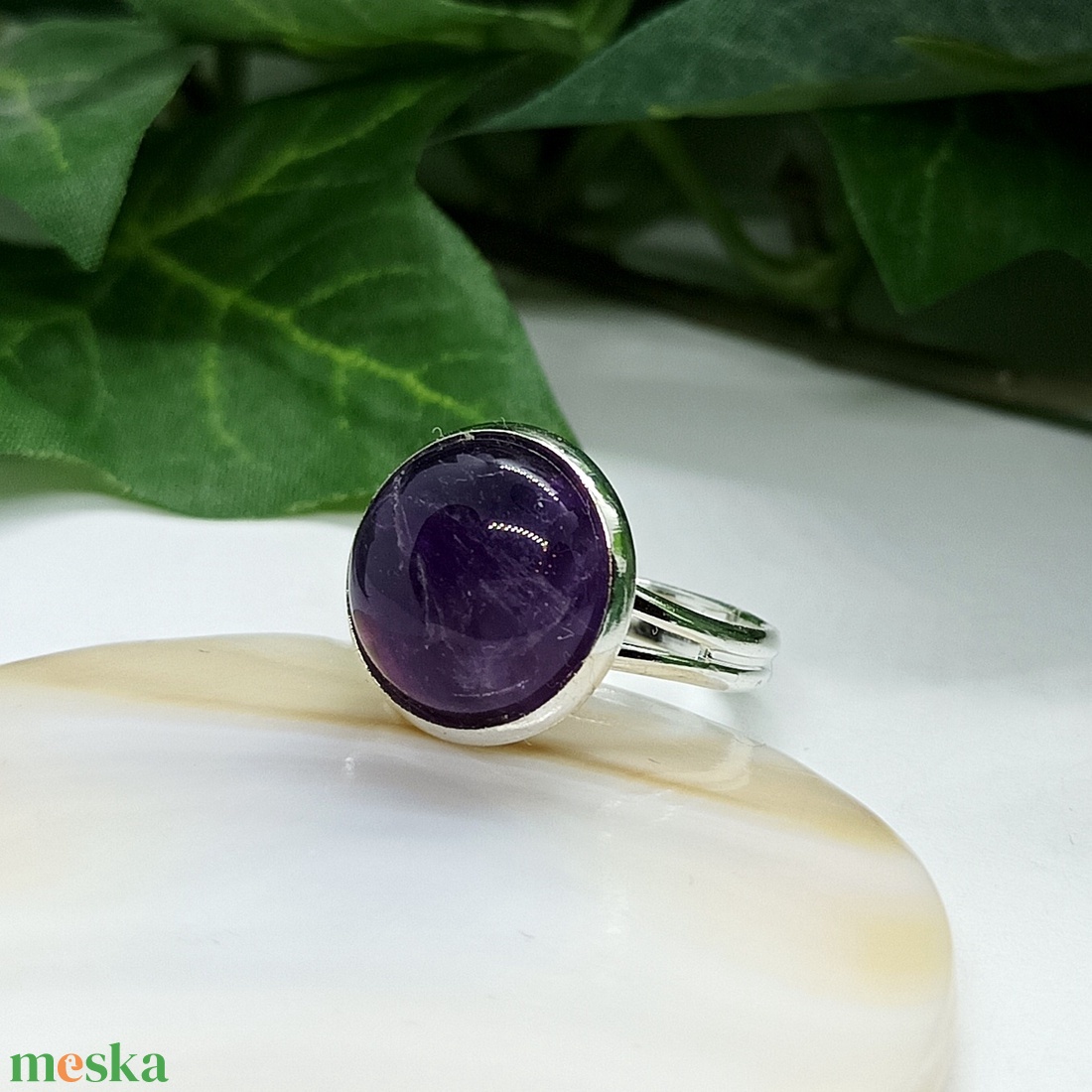 Ametiszt ásvány kaboson gyűrű  - ékszer - gyűrű - statement gyűrű - Meska.hu