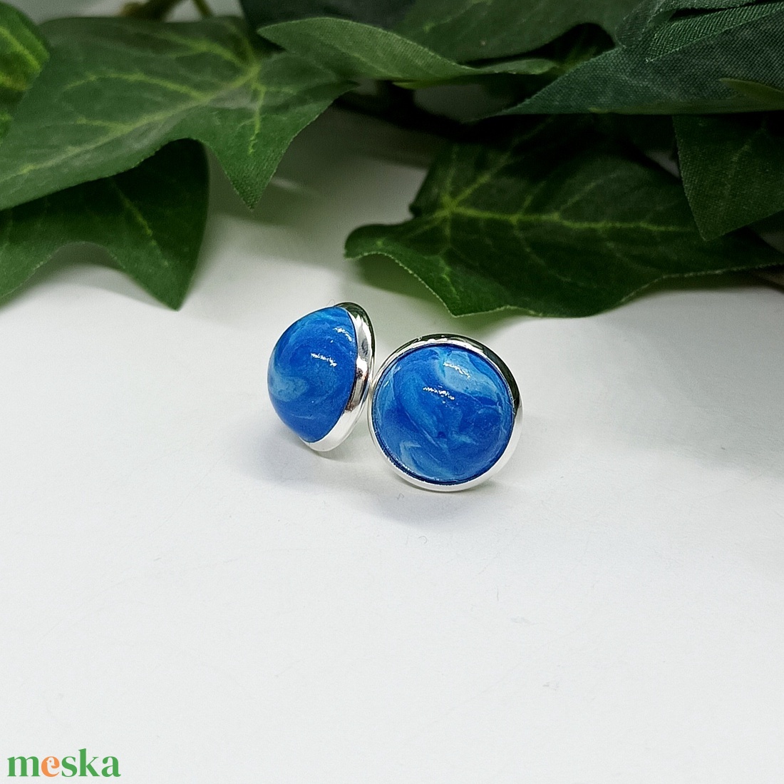 Kék márvány mintás pötty fülbevaló - ékszer - fülbevaló - pötty fülbevaló - Meska.hu