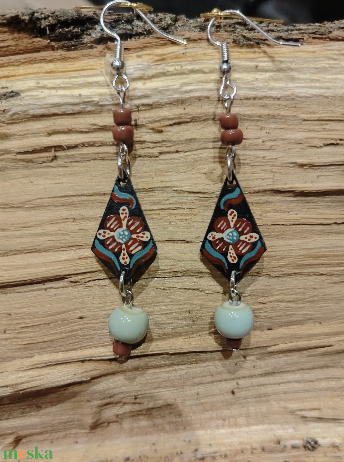 Virágos festett fülbevaló  - ékszer - fülbevaló - lógó fülbevaló - Meska.hu Virágos festett fülbevaló  - ékszer - fülbevaló - lógó fülbevaló - Meska.hu