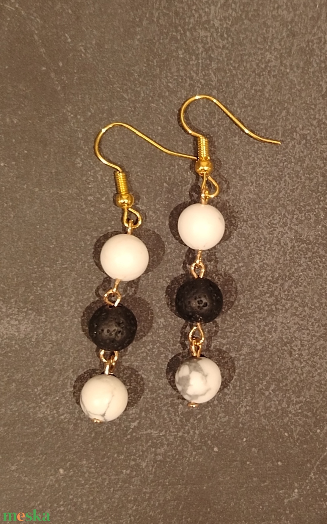 Lógós fülbevaló gyöngyökkel - ékszer - fülbevaló - lógó fülbevaló - Meska.hu Lógós fülbevaló gyöngyökkel - ékszer - fülbevaló - lógó fülbevaló - Meska.hu