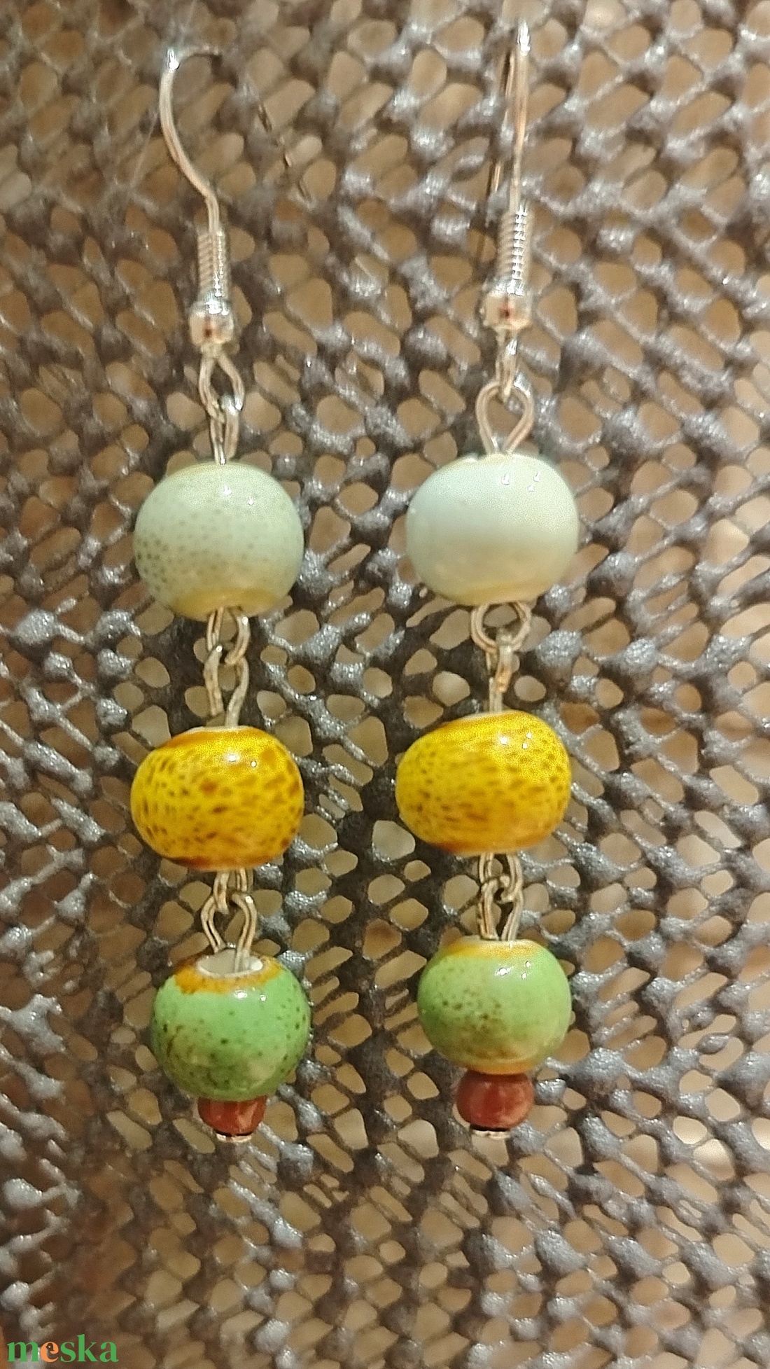 Lógós fülbevaló gyöngyökkel - ékszer - fülbevaló - lógó fülbevaló - Meska.hu Lógós fülbevaló gyöngyökkel - ékszer - fülbevaló - lógó fülbevaló - Meska.hu