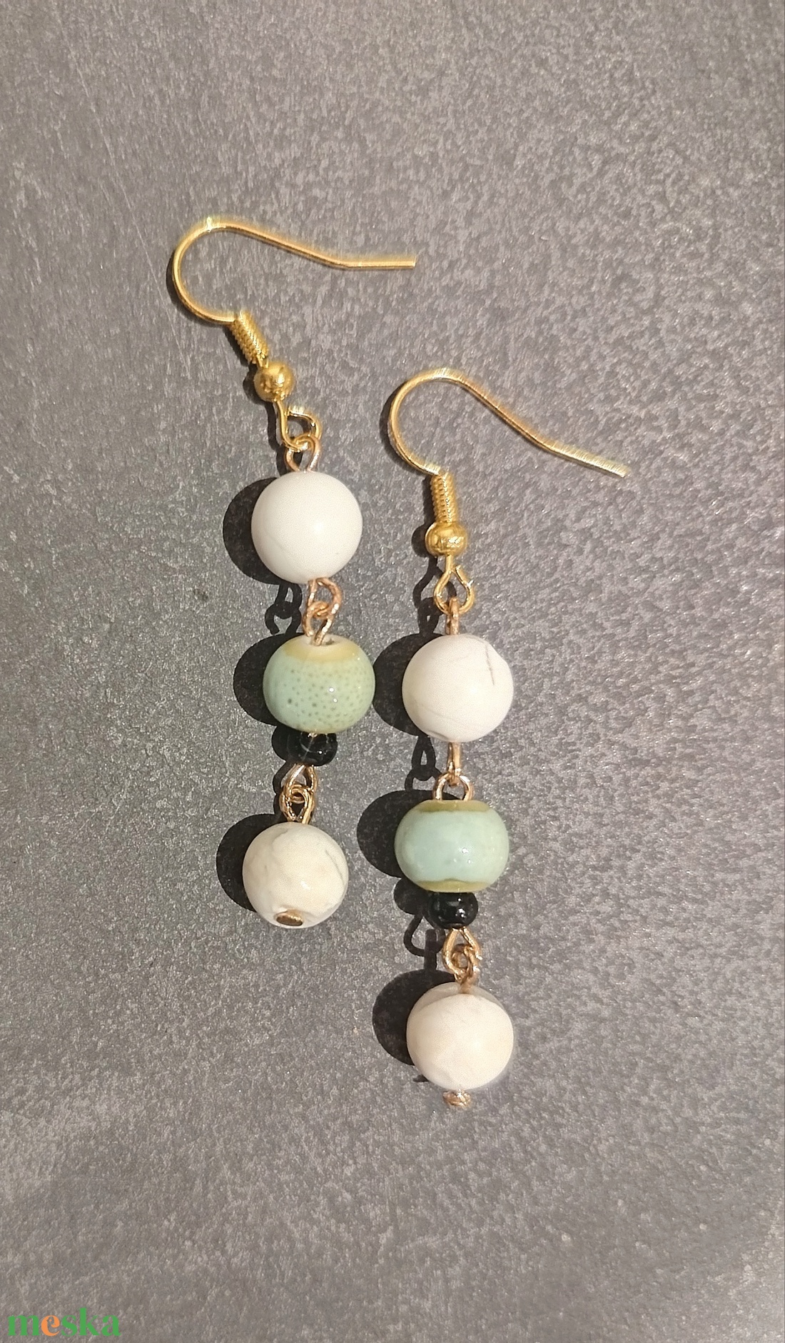 Lógós fülbevaló gyöngyökkel - ékszer - fülbevaló - lógó fülbevaló - Meska.hu Lógós fülbevaló gyöngyökkel - ékszer - fülbevaló - lógó fülbevaló - Meska.hu