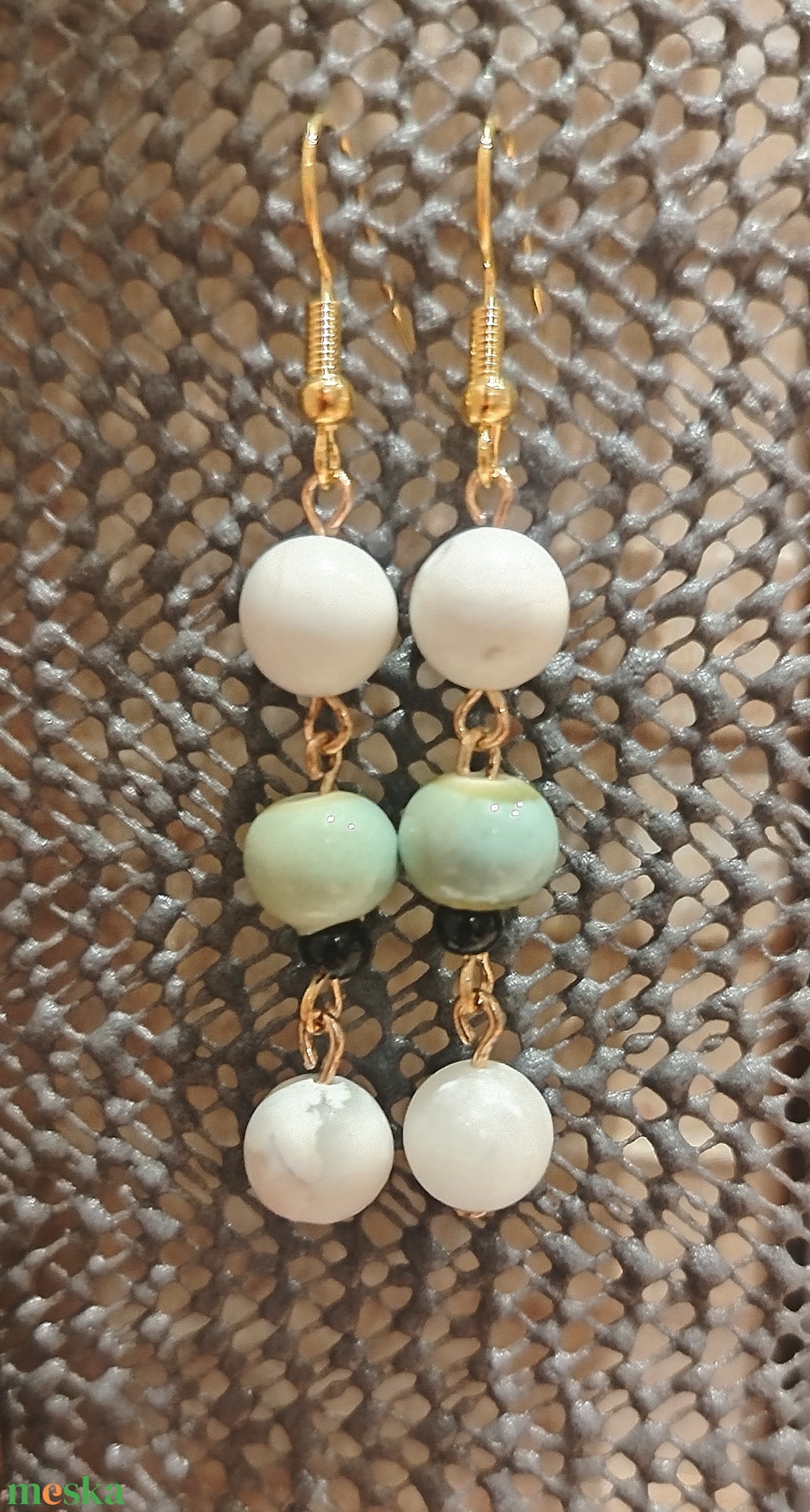 Lógós fülbevaló gyöngyökkel - ékszer - fülbevaló - lógó fülbevaló - Meska.hu Lógós fülbevaló gyöngyökkel - ékszer - fülbevaló - lógó fülbevaló - Meska.hu