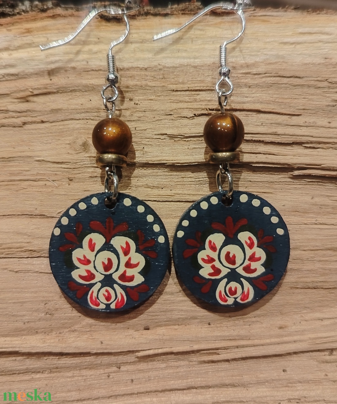Virágos festett fülbevaló  - ékszer - fülbevaló - lógós kerek fülbevaló - Meska.hu Virágos festett fülbevaló  - ékszer - fülbevaló - lógós kerek fülbevaló - Meska.hu