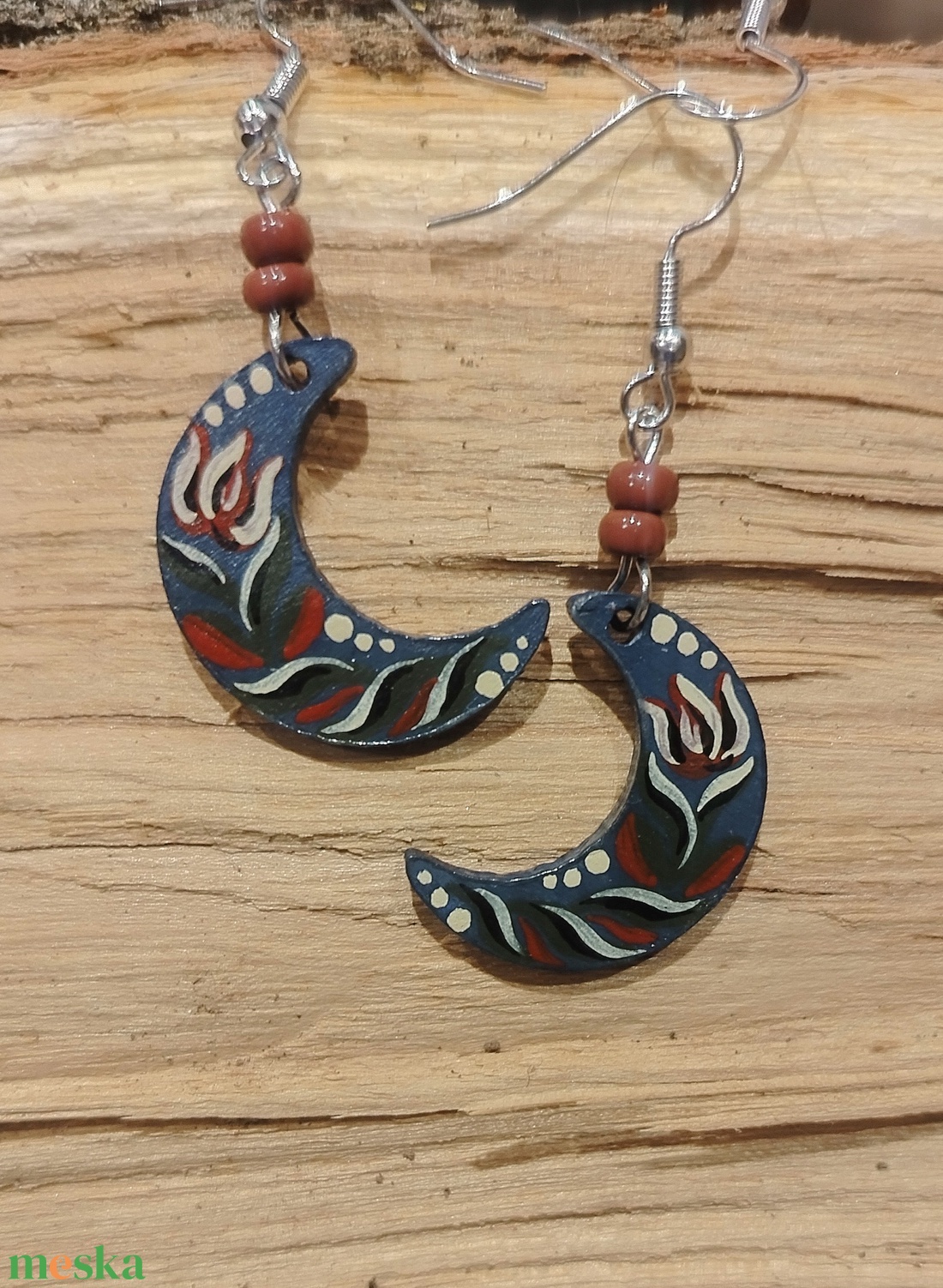 Virágos festett fülbevaló  - ékszer - fülbevaló - lógós kerek fülbevaló - Meska.hu Virágos festett fülbevaló  - ékszer - fülbevaló - lógós kerek fülbevaló - Meska.hu