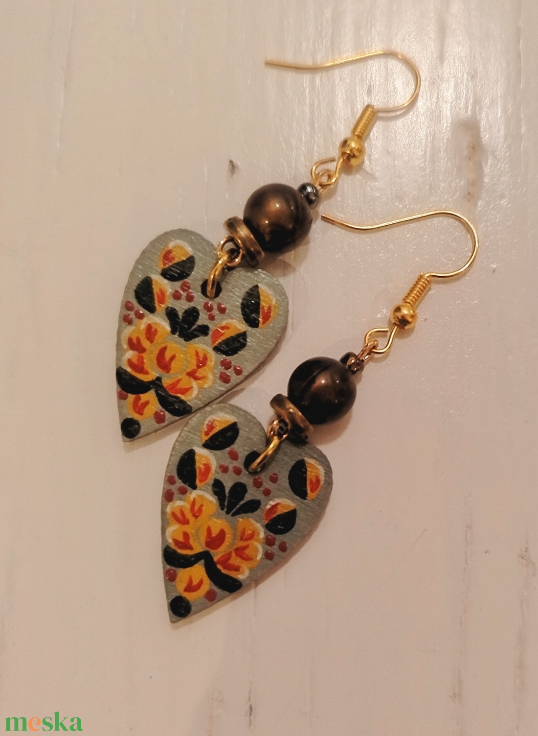 Virágos festett fülbevaló  - ékszer - fülbevaló - lógós kerek fülbevaló - Meska.hu Virágos festett fülbevaló  - ékszer - fülbevaló - lógós kerek fülbevaló - Meska.hu