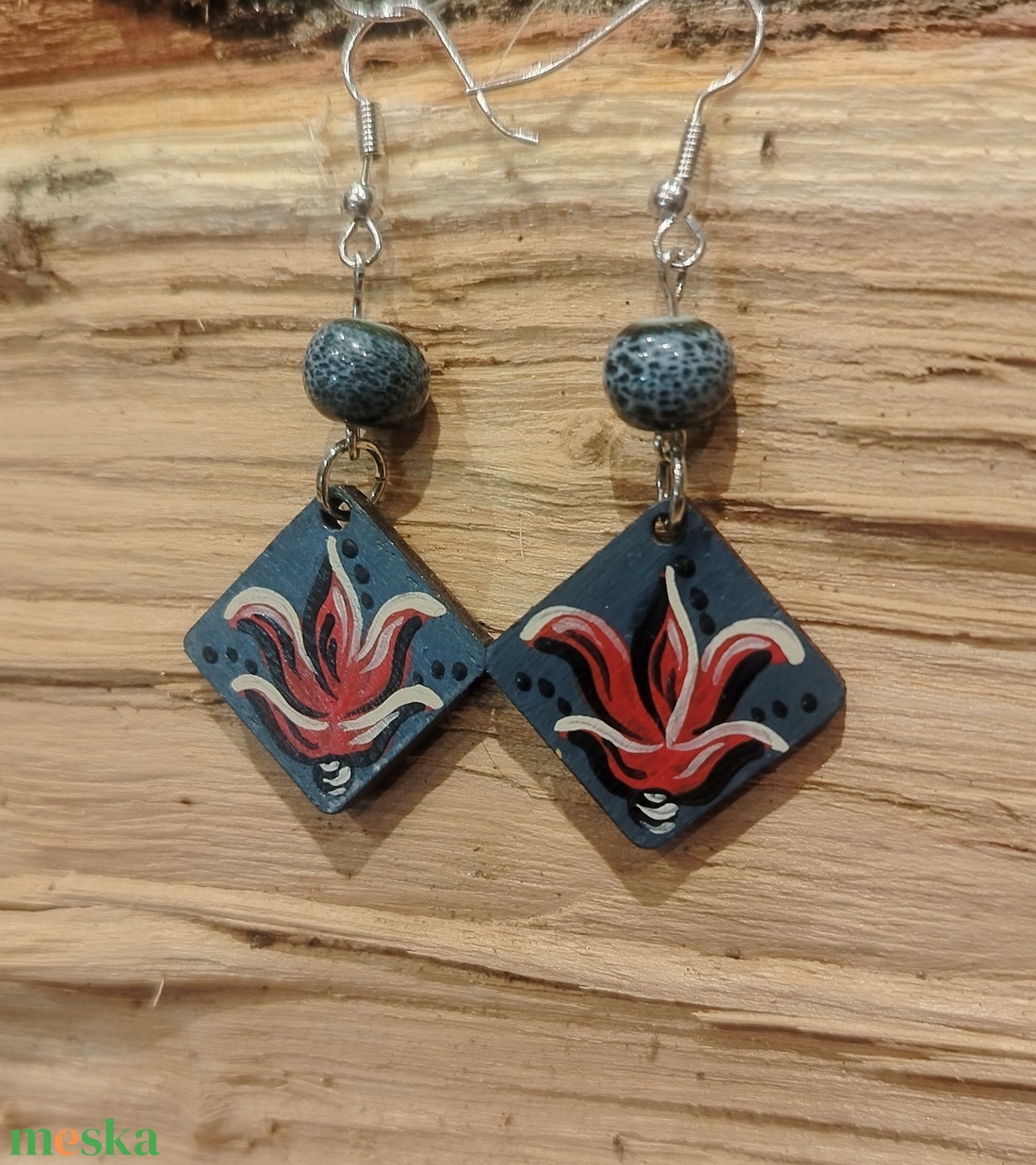 Virágos festett fülbevaló  - ékszer - fülbevaló - lógó fülbevaló - Meska.hu Virágos festett fülbevaló  - ékszer - fülbevaló - lógó fülbevaló - Meska.hu