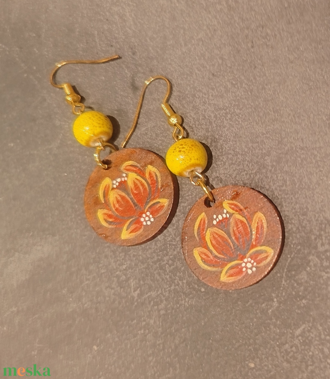 Virágos festett fülbevaló  - ékszer - fülbevaló - lógós kerek fülbevaló - Meska.hu Virágos festett fülbevaló  - ékszer - fülbevaló - lógós kerek fülbevaló - Meska.hu