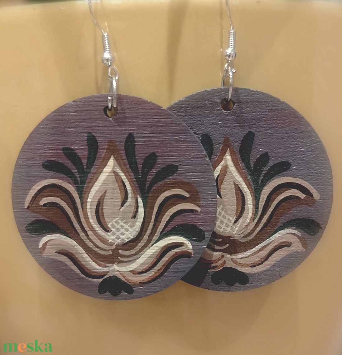 Virágmintás fülbevaló  - ékszer - fülbevaló - lógós kerek fülbevaló - Meska.hu