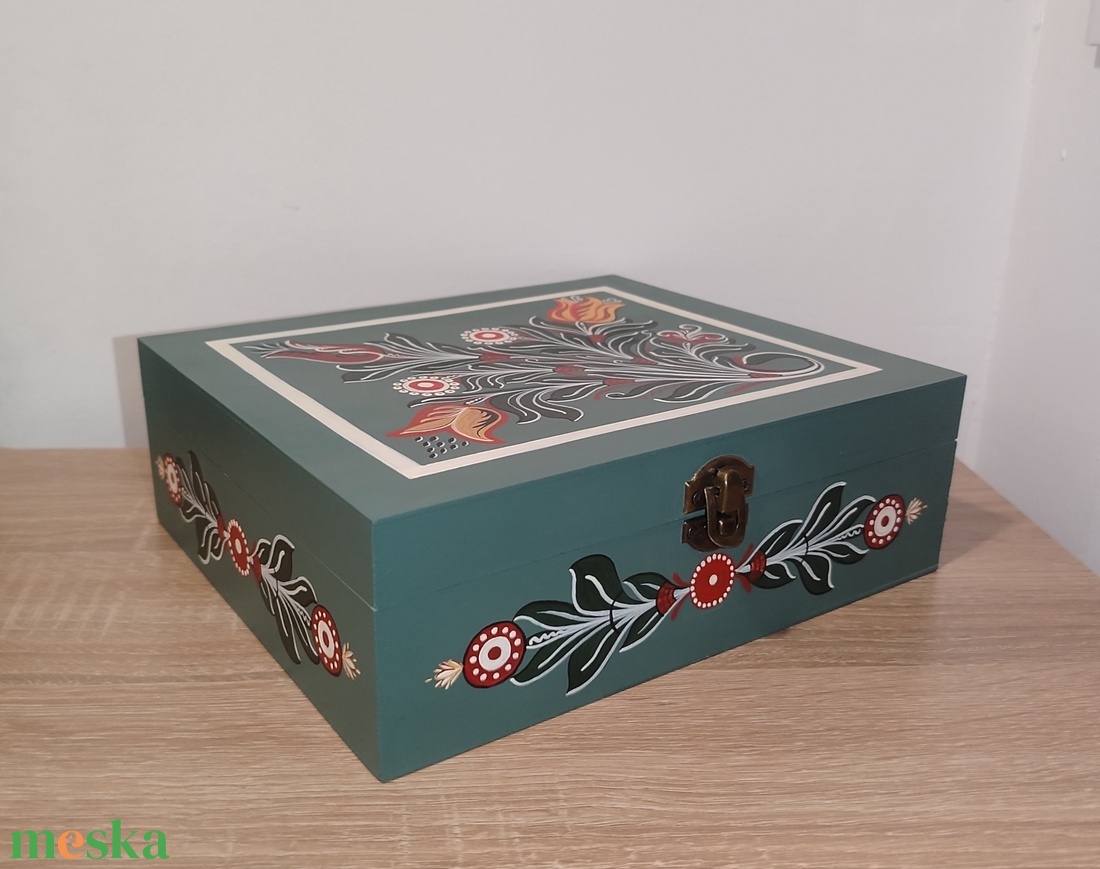 Festett tároló doboz - otthon & életmód - dekoráció - asztal és polc dekoráció - díszdoboz - Meska.hu Festett tároló doboz - otthon & életmód - dekoráció - asztal és polc dekoráció - díszdoboz - Meska.hu