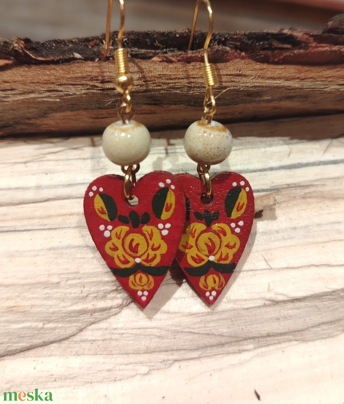 Virágos festett fülbevaló  - ékszer - fülbevaló - lógós kerek fülbevaló - Meska.hu