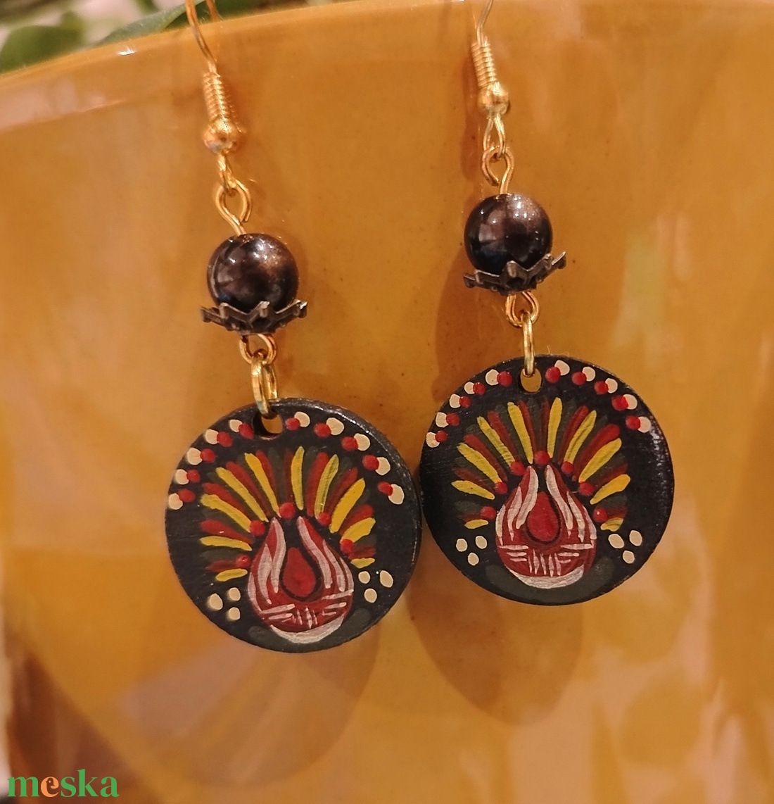 Virágos festett fülbevaló  - ékszer - fülbevaló - lógós kerek fülbevaló - Meska.hu