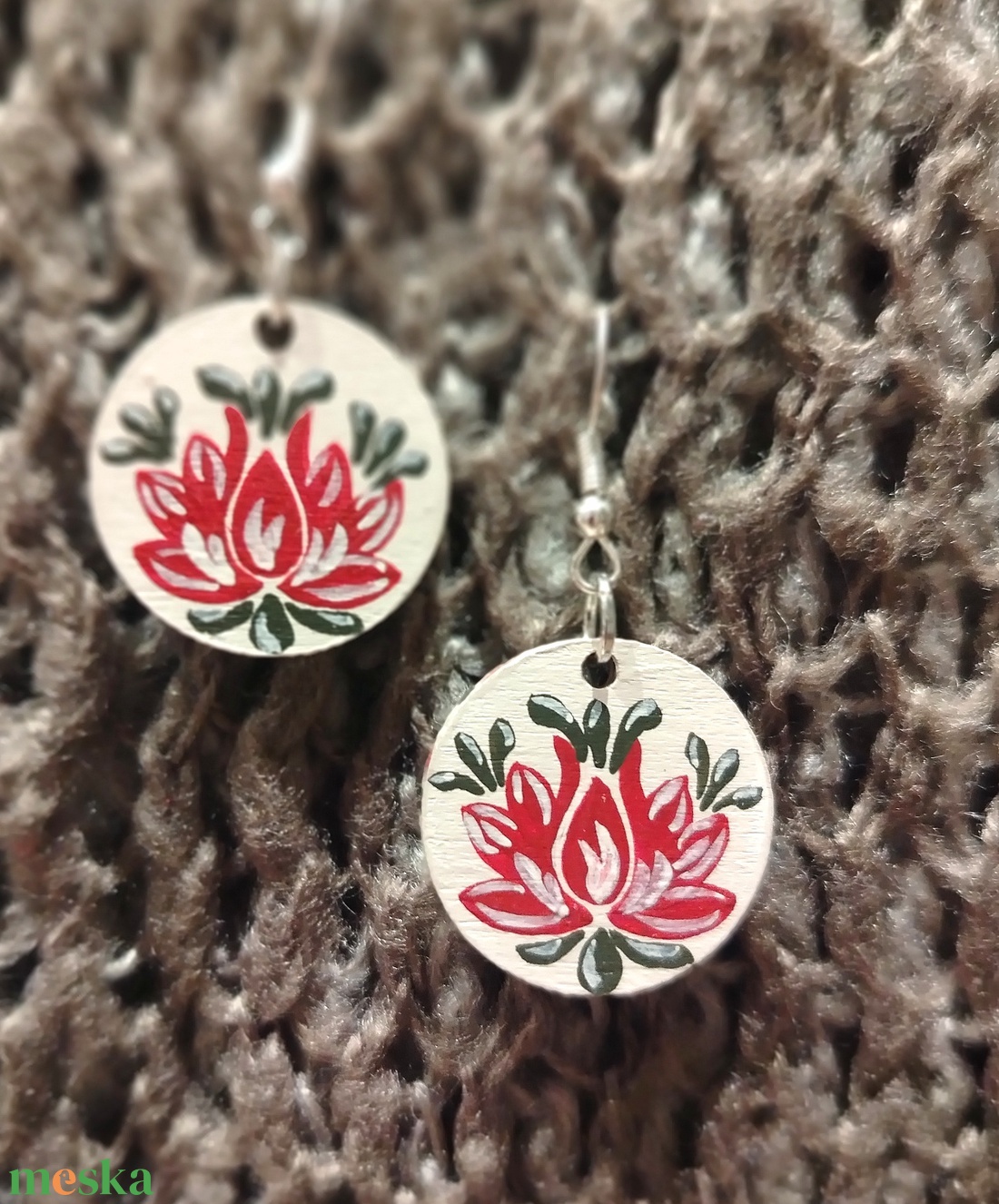 Virágos festett fülbevaló  - ékszer - fülbevaló - lógós kerek fülbevaló - Meska.hu