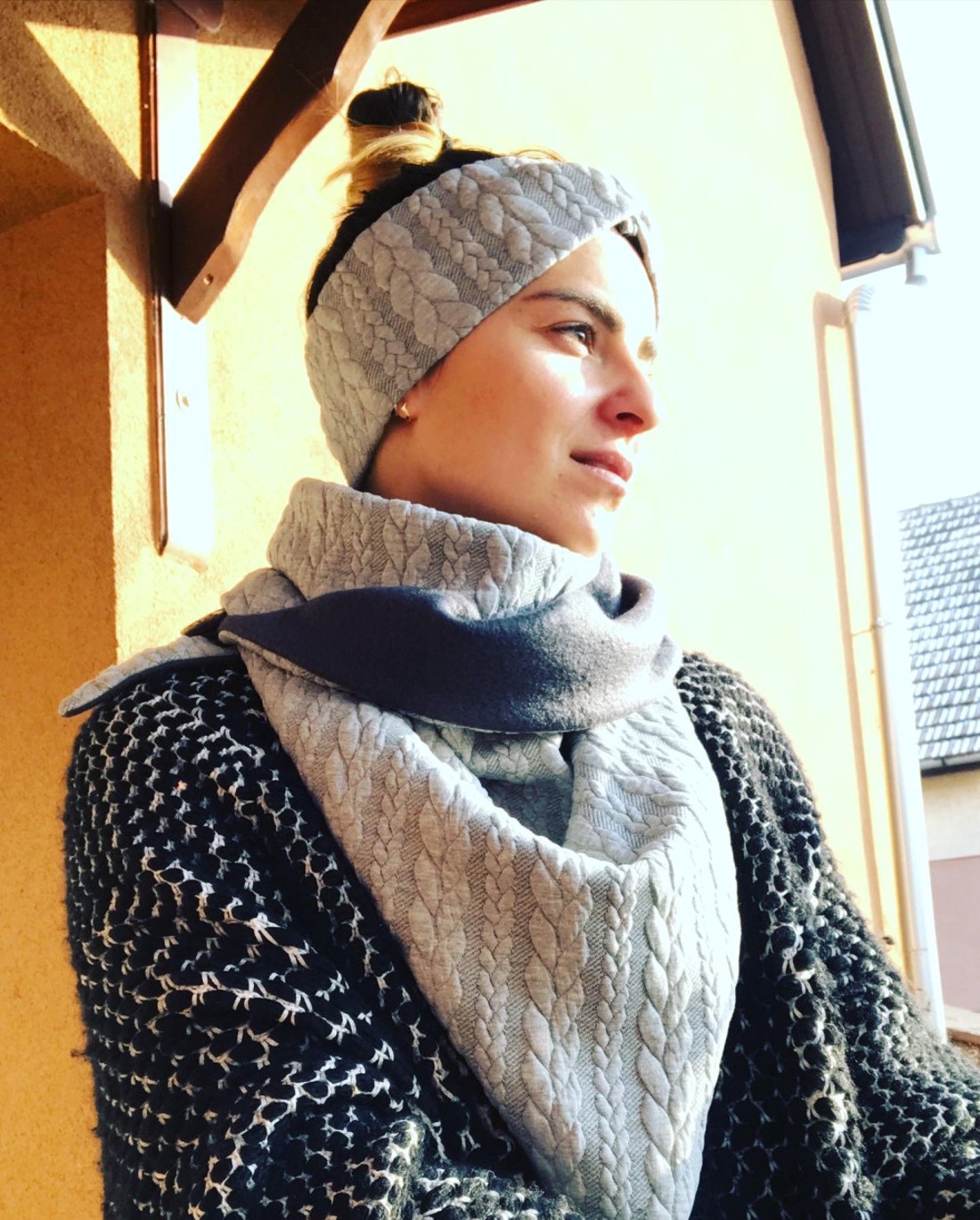 Asszimetrikus sál kötött hatású textilekből - ruha & divat - sál, sapka, kendő - sál - Meska.hu