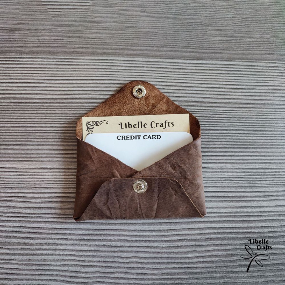 Gyűrt barna egyfakkos kártyatartó - táska & tok - pénztárca & más tok - kártyatartó & irattartó - Meska.hu