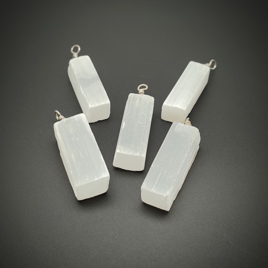 Tisztító fény szelenit hasáb medál 35x10mm - ékszer - nyaklánc - medál - Meska.hu