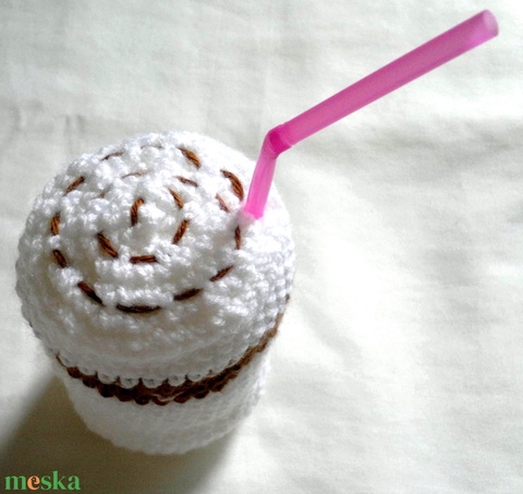 vidám horgolt latte macchiato - a kávé szerelmeseinek - otthon & lakás - dekoráció - asztaldísz - Meska.hu vidám horgolt latte macchiato - a kávé szerelmeseinek - otthon & lakás - dekoráció - asztaldísz - Meska.hu