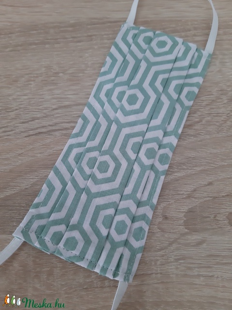 Női textil arcmaszk - fehér, zöld modern mintával - maszk, arcmaszk - női - Meska.hu Női textil arcmaszk - fehér, zöld modern mintával - maszk, arcmaszk - női - Meska.hu