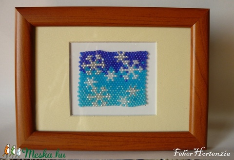 Hópelyhek gyöngyszövéses kép (11,5x15,5 cm) - kitámasztós - otthon & lakás - dekoráció - kép & falikép - Meska.hu Hópelyhek gyöngyszövéses kép (11,5x15,5 cm) - kitámasztós - otthon & lakás - dekoráció - kép & falikép - Meska.hu