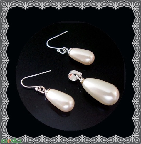 Swarovski félig fúrt csepp 925-ös sterling ezüst SSZE-SW02-2 11-15mm-es több színben - ékszer - ékszerszett - Meska.hu Swarovski félig fúrt csepp 925-ös sterling ezüst SSZE-SW02-2 11-15mm-es több színben - ékszer - ékszerszett - Meska.hu