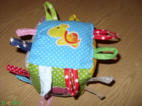 Babakocka - babakézbe csörgős puha baba kocka 13 x 13 cm 100% pamut - játék & gyerek - 3 éves kor alattiaknak - babakocka - Meska.hu Babakocka - babakézbe csörgős puha baba kocka 13 x 13 cm 100% pamut - játék & gyerek - 3 éves kor alattiaknak - babakocka - Meska.hu