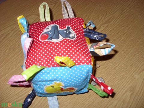 Babakocka - babakézbe csörgős puha baba kocka 13 x 13 cm 100% pamut - játék & gyerek - 3 éves kor alattiaknak - babakocka - Meska.hu Babakocka - babakézbe csörgős puha baba kocka 13 x 13 cm 100% pamut - játék & gyerek - 3 éves kor alattiaknak - babakocka - Meska.hu