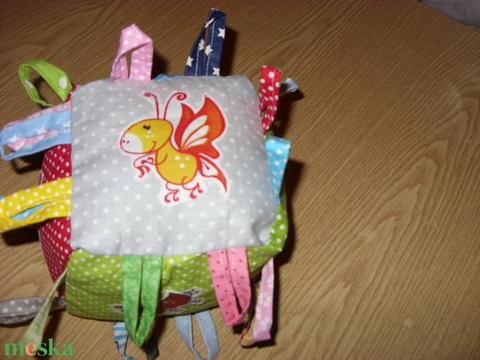 Babakocka - babakézbe csörgős puha baba kocka 13 x 13 cm 100% pamut - játék & gyerek - 3 éves kor alattiaknak - babakocka - Meska.hu Babakocka - babakézbe csörgős puha baba kocka 13 x 13 cm 100% pamut - játék & gyerek - 3 éves kor alattiaknak - babakocka - Meska.hu