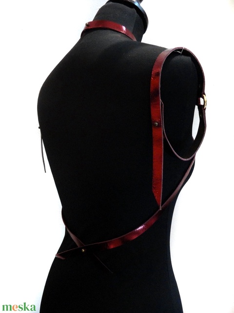 Bőr harness - ékszer - lábdísz és testékszer - piercing, fejdísz - Meska.hu Bőr harness - ékszer - lábdísz és testékszer - piercing, fejdísz - Meska.hu