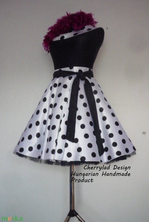 Cherryland Design Fehér alapon fekete Pöttyös Rockabilly szoknya./Alsószoknyával - ruha & divat - női ruha - szoknya - Meska.hu Cherryland Design Fehér alapon fekete Pöttyös Rockabilly szoknya./Alsószoknyával - ruha & divat - női ruha - szoknya - Meska.hu