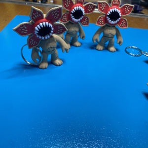 Stranger Things Demogorgon kulcstartó - táska & tok - kulcstartó & táskadísz - kulcstartó - Meska.hu