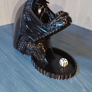 Alien dobókocka-torony - játék & sport - táblajáték és kártyajáték - társasjátékok - dobókocka - Meska.hu