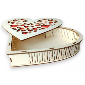 Lézervágott szív alakú ajándék doboz, 25x20x5cm - esküvő - emlék & ajándék - doboz - Meska.hu
